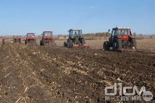 應注重技術創新、產品升級和用戶需求滿足