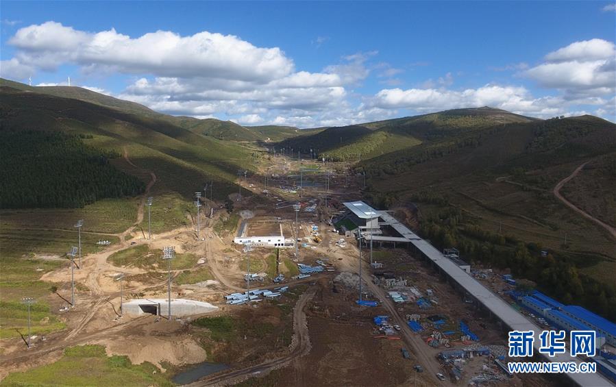 (體育·圖文互動)(1)冬奧會張家口賽區:國家冬季兩項中心和國家越野滑雪中心完工