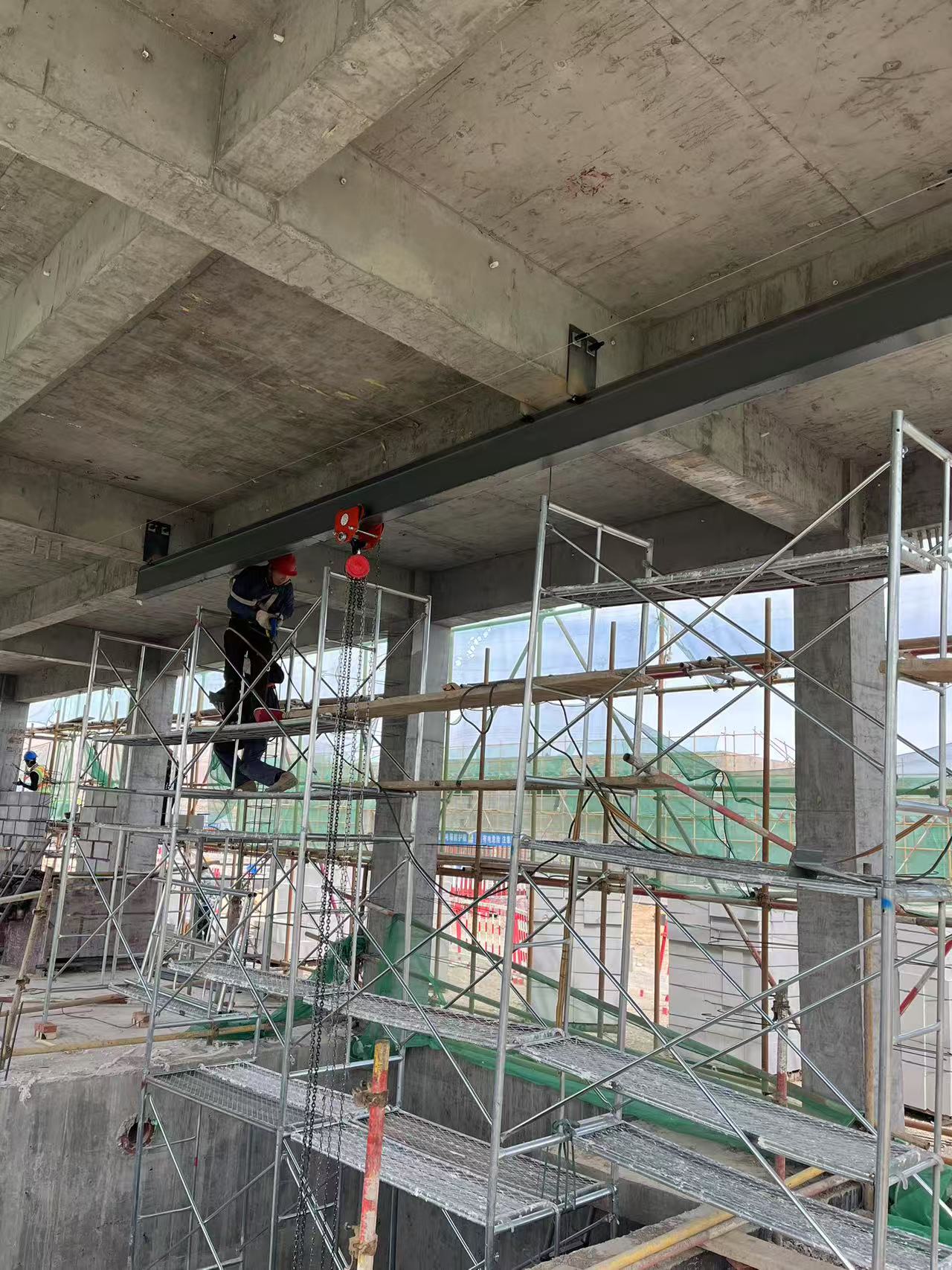 輕小型起重機施工現場